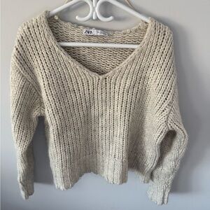 Zara Women's Beige V-Neck Sweater